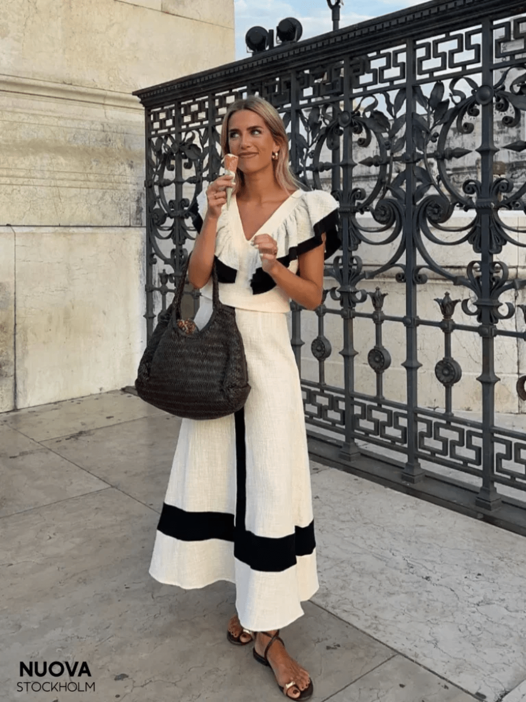 Isabella | Elegant midikjole med flæser og patchwork | fra Jensen Boutique